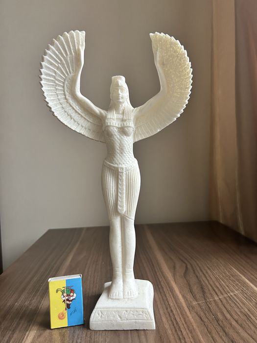 Статуетка із каменя