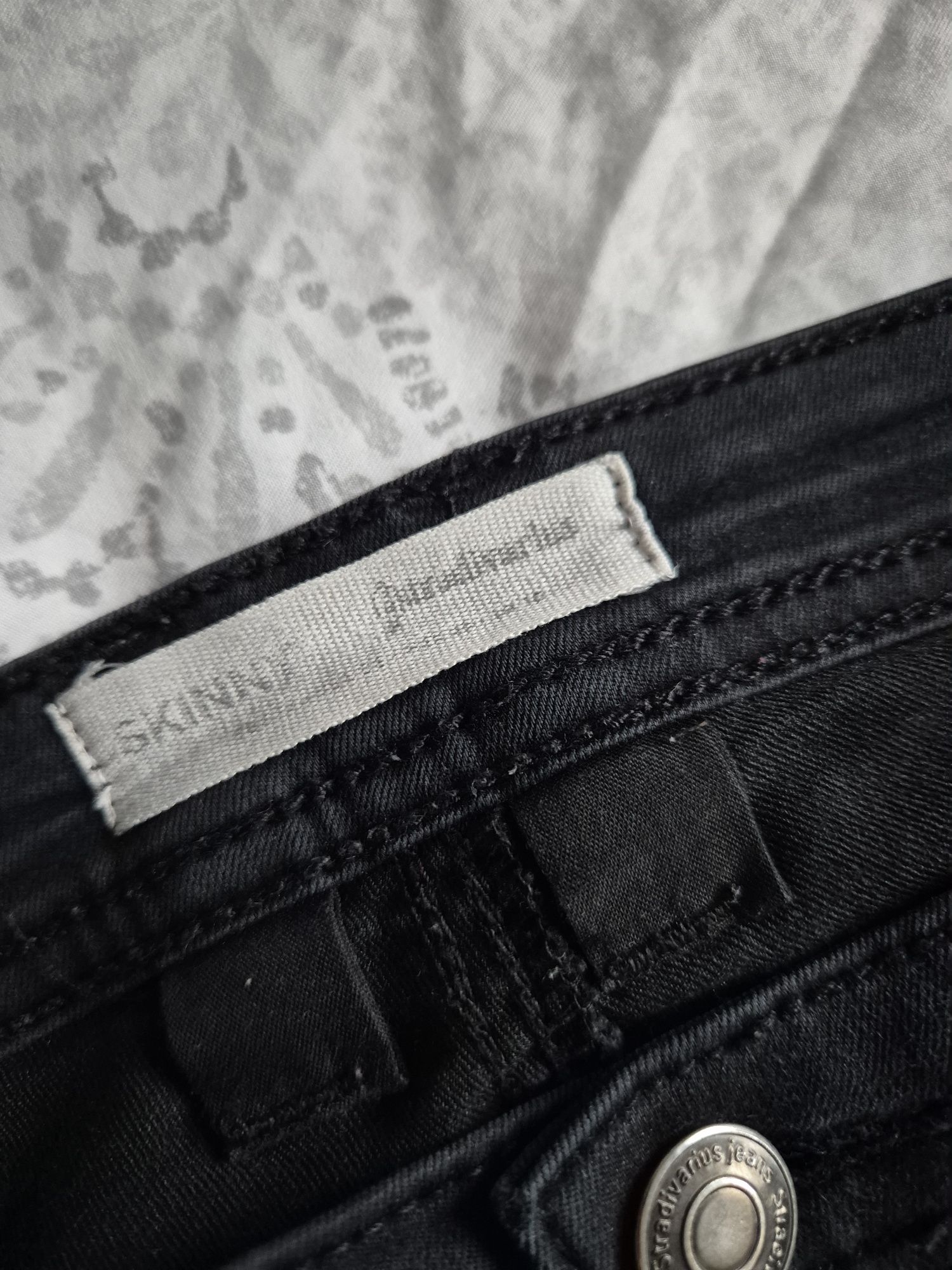 Czarne rurki spodnie Stradivarius rozmiar 38
