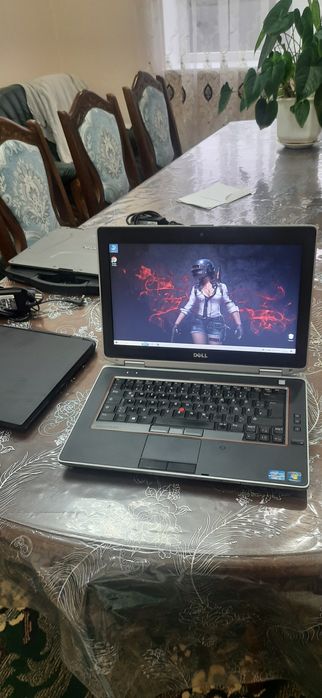 14 дюймовий 4ядерний ноутбук 256gb ssd,8gb озу,металічний,нова батарея