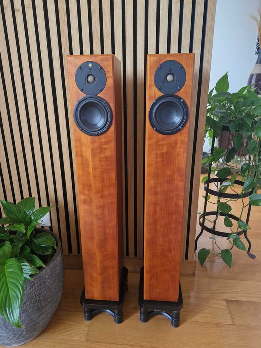 Colunas de Som HIFI - Totem ARRO