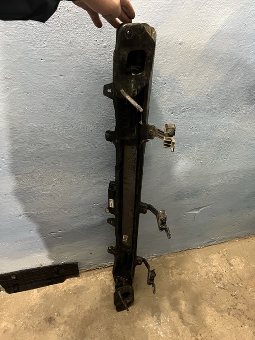 Підсилювач заднього бампера hyundai kona