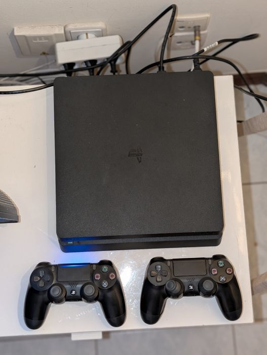 Ps4 Slim 1 TB - 2 Comandos Originais