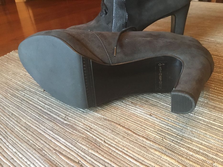 Botki sznurowane na obcasie Peter Kaiser