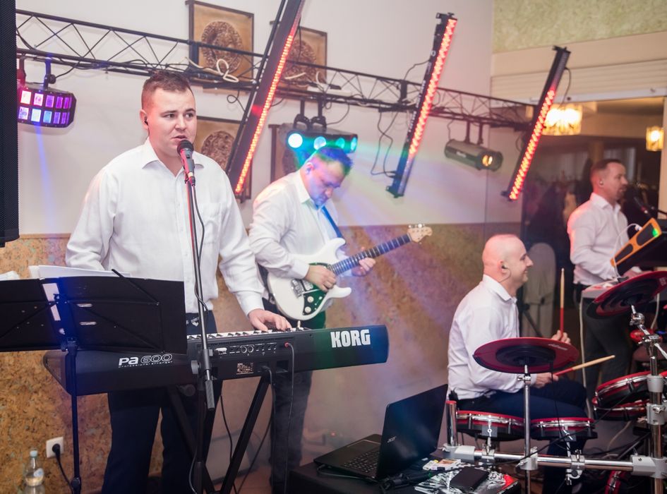 Zespół Echo na wesela sylwestra i imprezy okolicznościowe .
