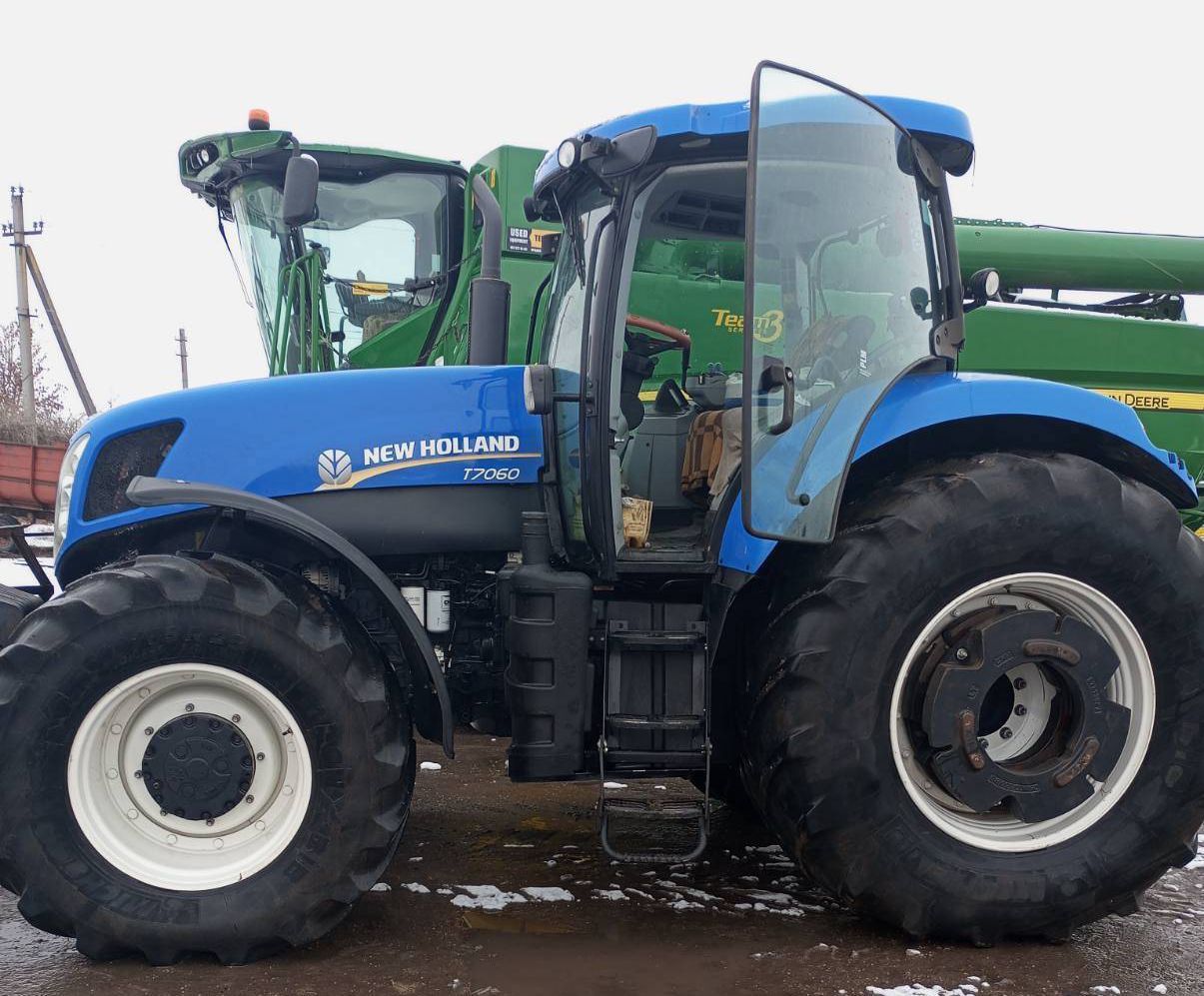 Трактор New Holland Т7060