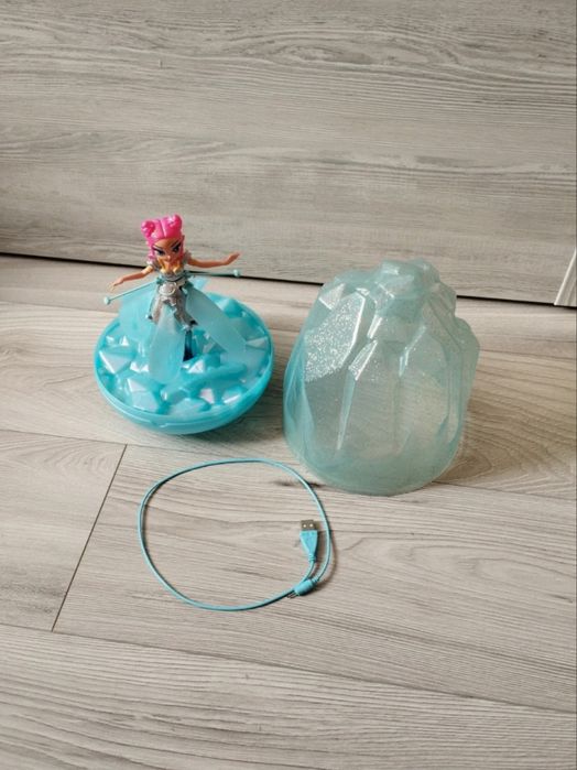 Jak nowa latająca lalka