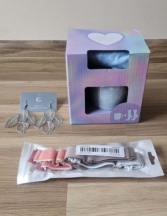 Zestaw prezent kubek 350ml + skarpetki + kolczyki + paski smartwatch
