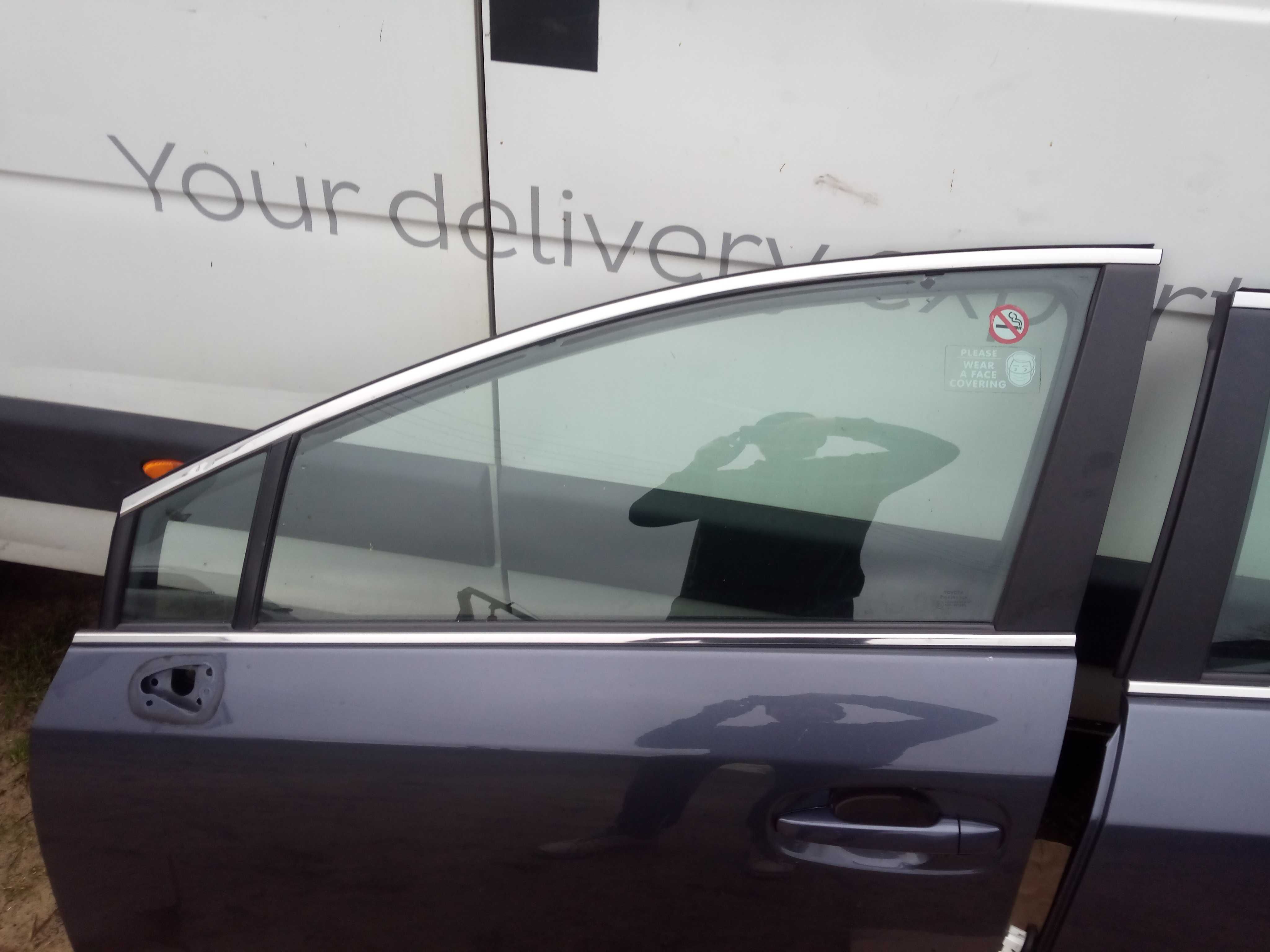 Toyota avensis t27 09-18 drzwi lewy przód kolor 8U5