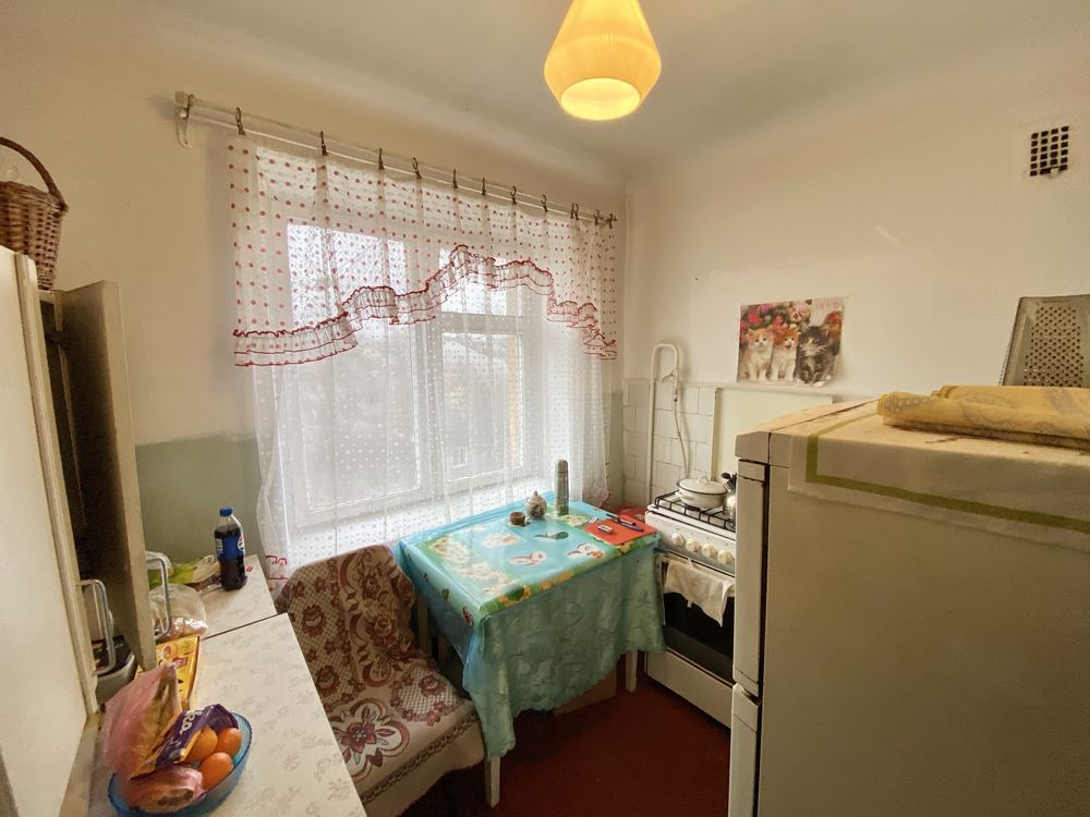 Продається 3 к. квартира. Вул. Коновальця. Матейки. Центр. Велмарт.
