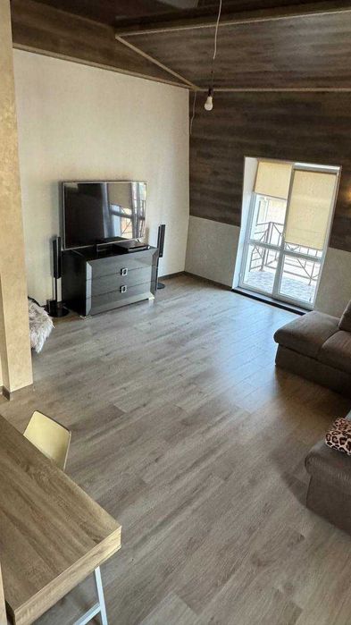 В продажу трьохповерховий таунхаус 120м2