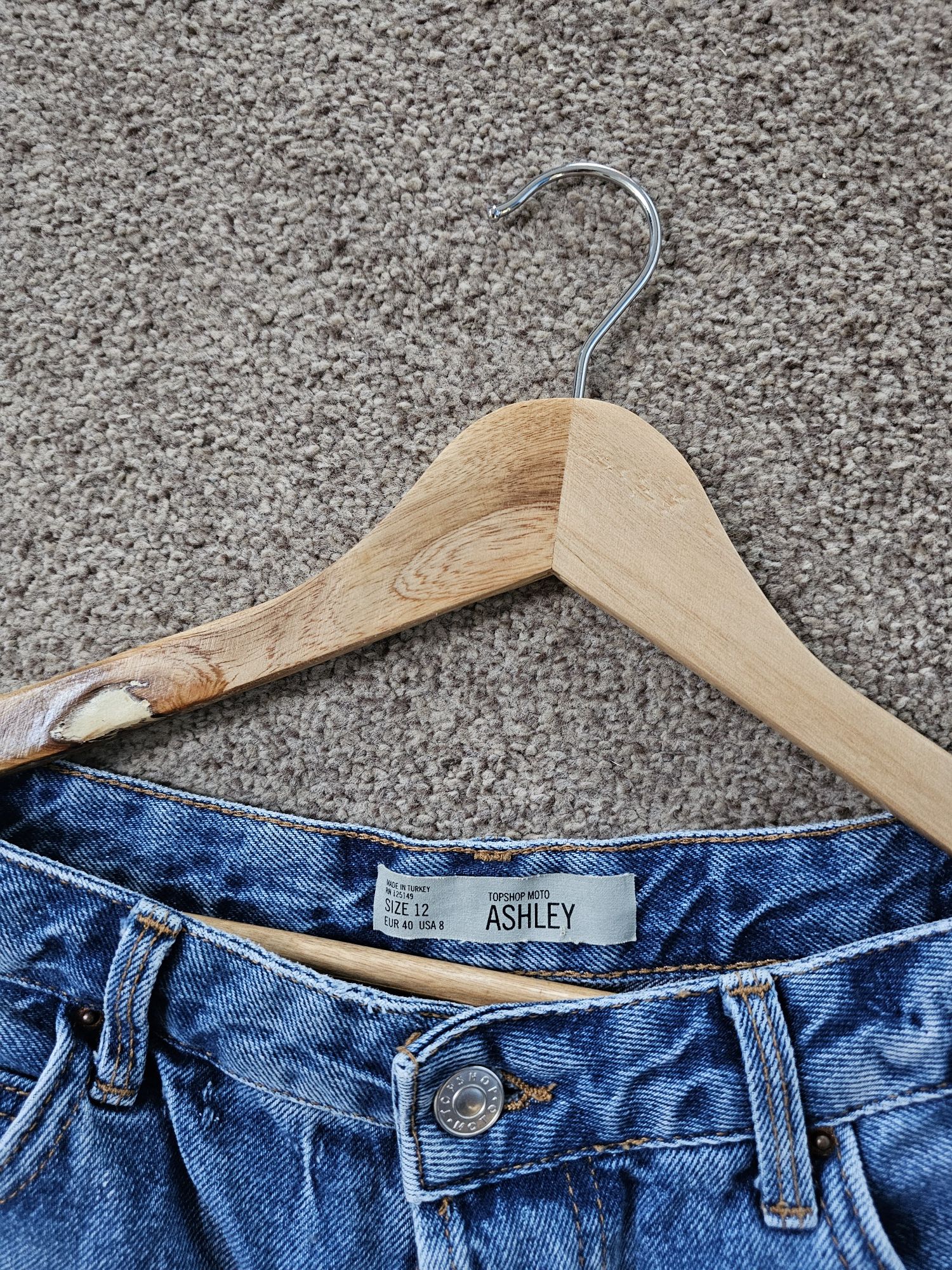 Spodenki jeansowe rozm.40 Ashley z przetarciami