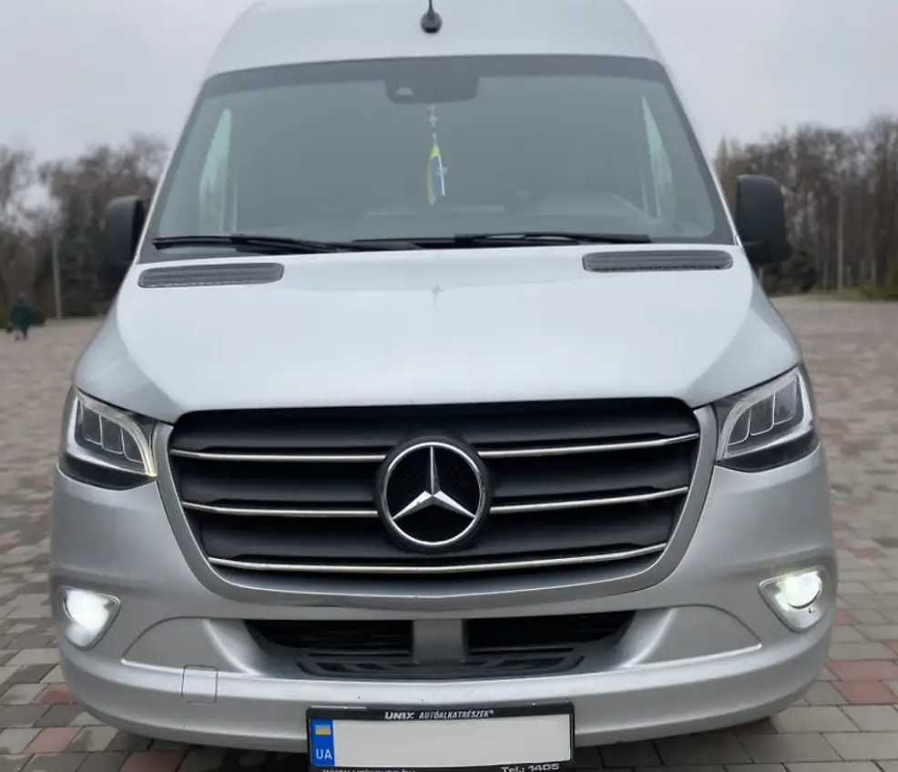 Накладки на решетку 5 шт Mercedes Sprinter 2018+ / W907