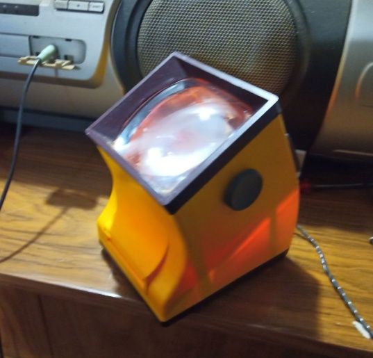 Детский фильмопроэктор для просмотра диафильмов на экране