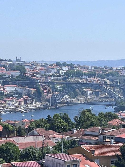 Vista Rio Douro - Tem piscina e pista de atletismo- Metro