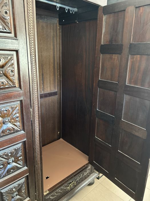 Guarda roupa  tres portas