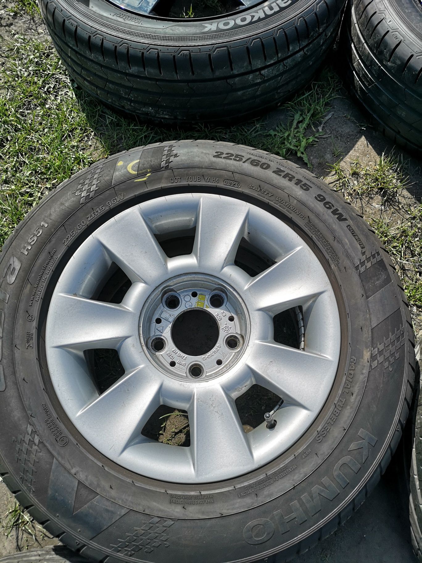 Komplet kół letnich 5x120 BMW 225/60/15 Kumho 7mm 2019r