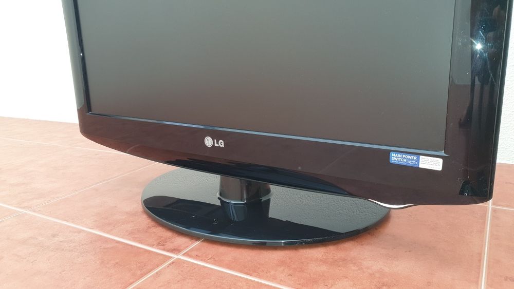Televisão marca LG 26LD320