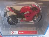 Bburago motor Ducati Panigale V4,skala 1:18