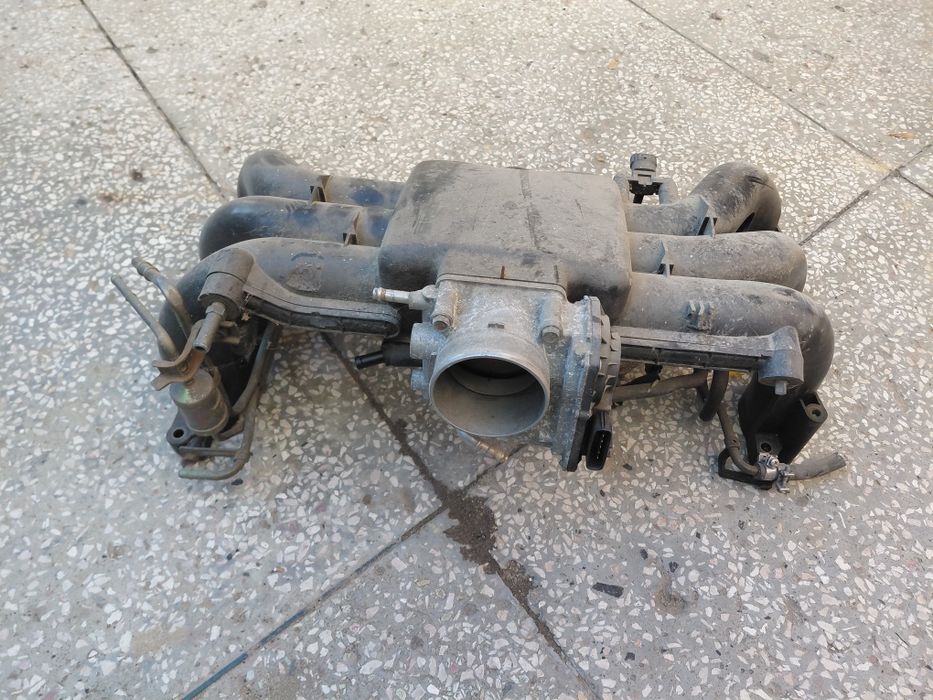 Впускний колектор Subaru Tribeka B9