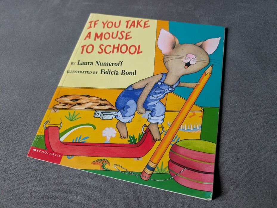 Дитяча книжка If You Take a Mouse to School англійською
