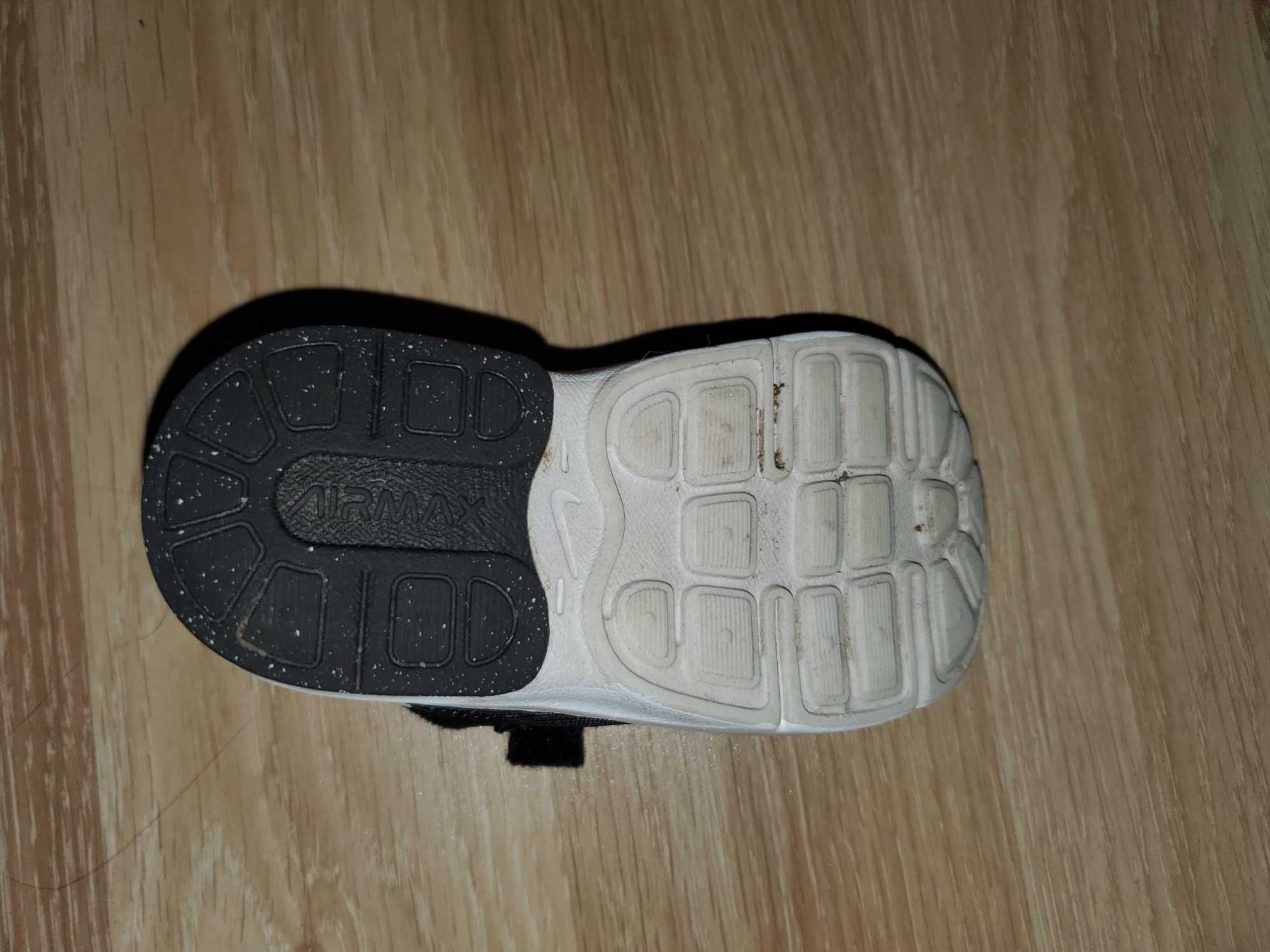Кроссовки Nike с технологией Max амортизация стопы, 22.5-23 размер