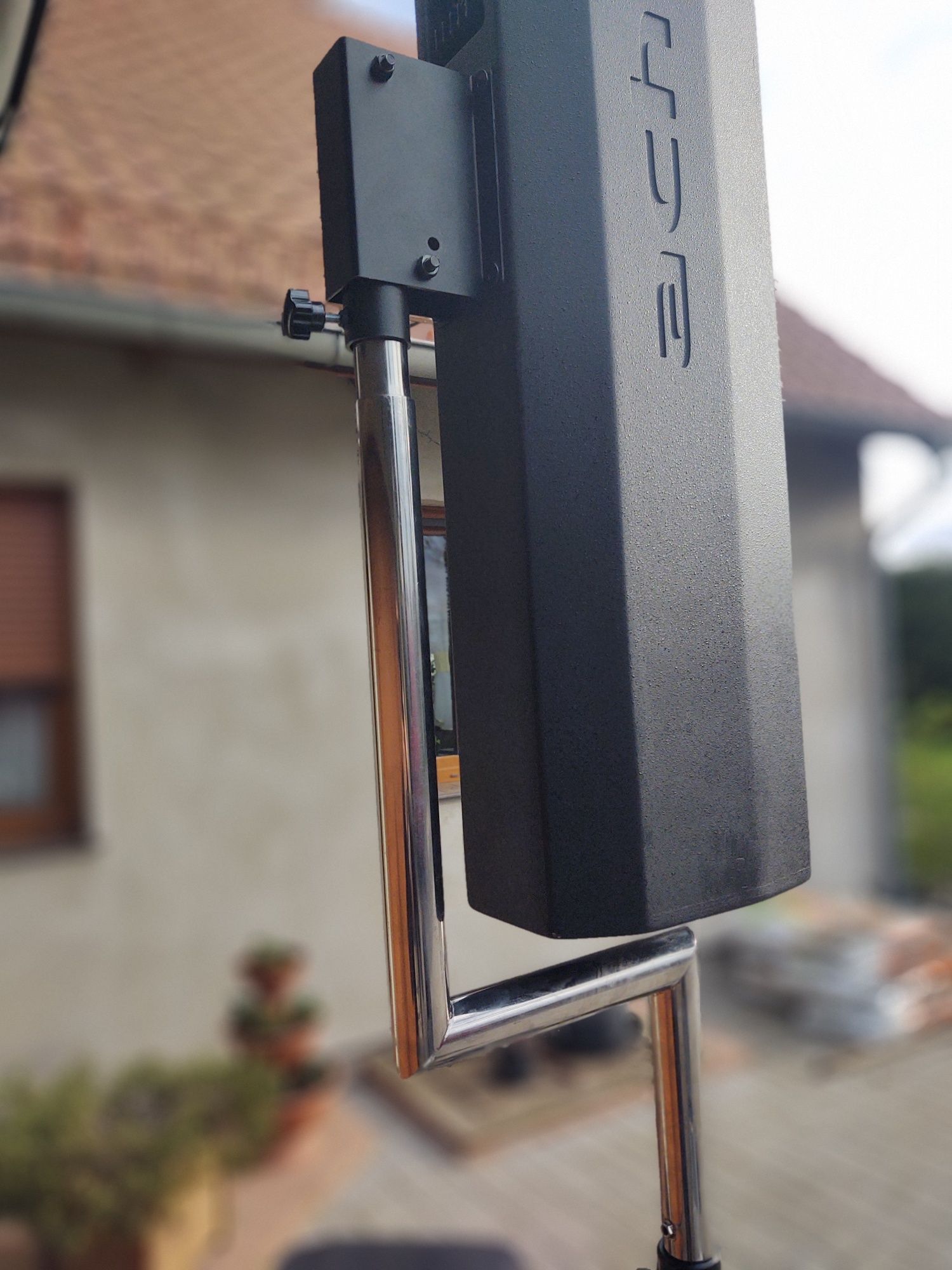 Kolumny głośnikowe vertical array. Achat 804 MKII.