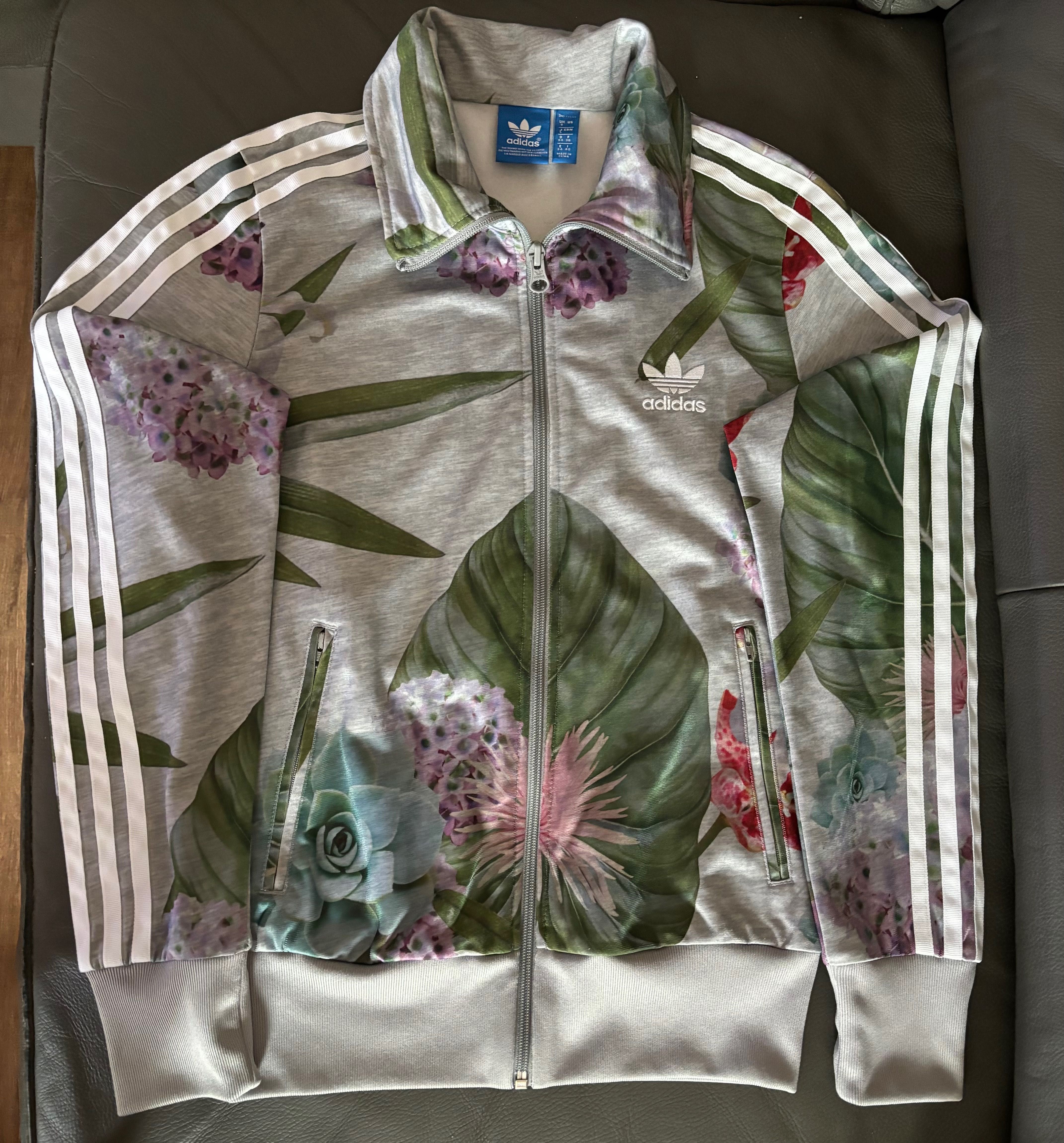 Bluza damska adidas kwiaty, kwiatowy print, wzór AK0636 rozmiar 34 36