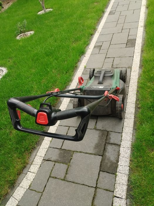Sprzedam kosiarkę PARKSIDE 1800 na części bez silnika i tylnych kół