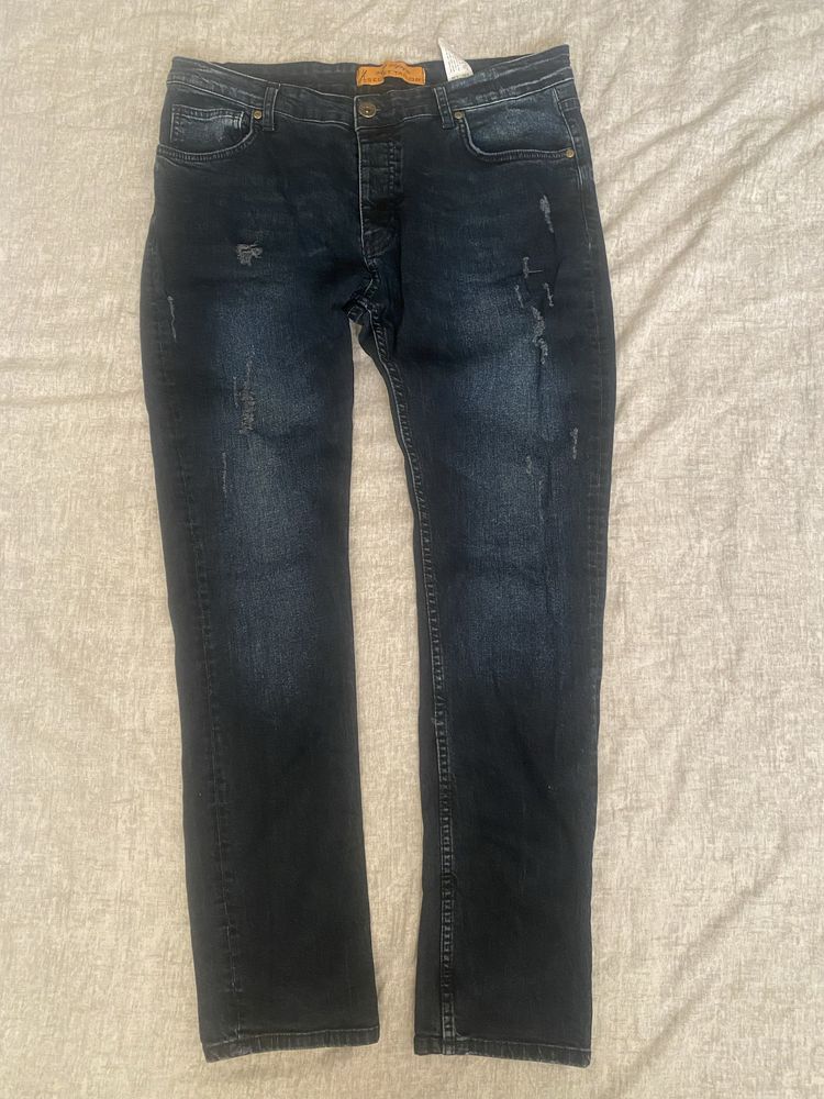 Slim fit distreesed нн джинси