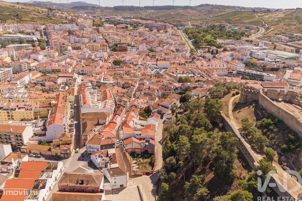 Terreno em Santa Maria, São Pedro E Matacães de 425,00 m2