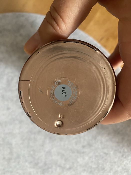 Pusty flakon po perfumach Hugo Boss