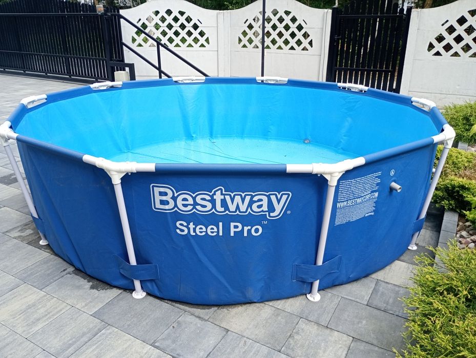 Sprzedam basen ogrodowy.