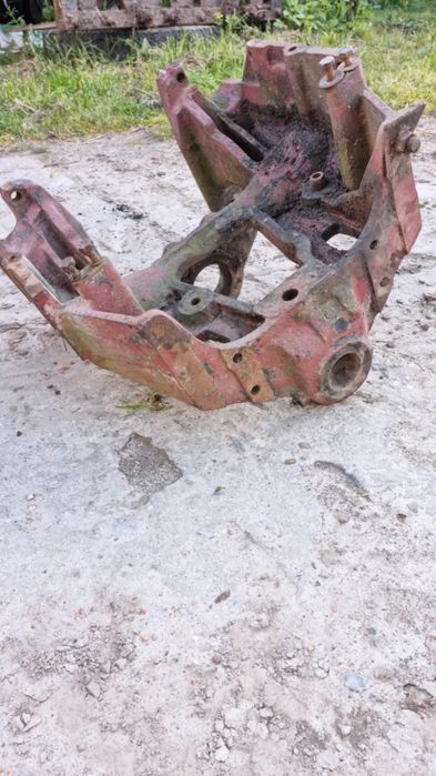Wspornik przedniej osi Ursus C385 bez napędu Zetor