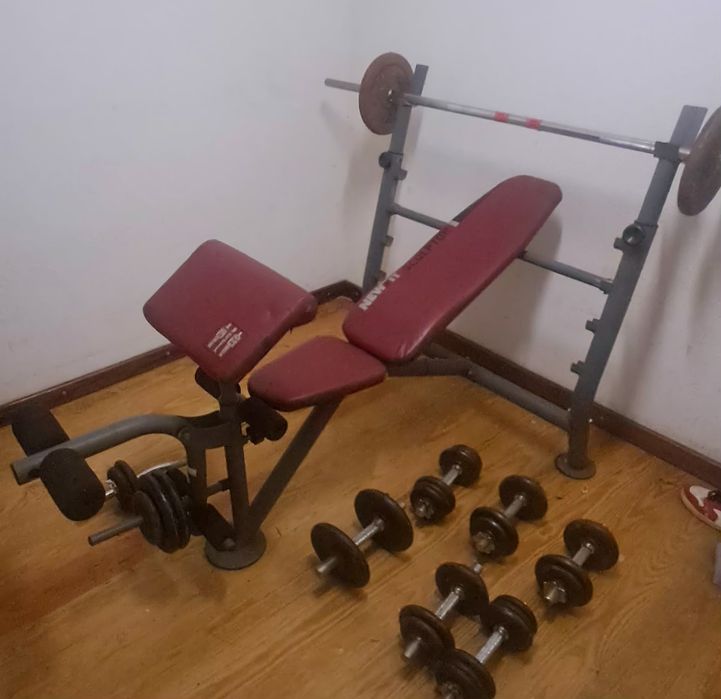 vendo banco supino newfit sculptor reto e inclinado 
barra de 15kg com