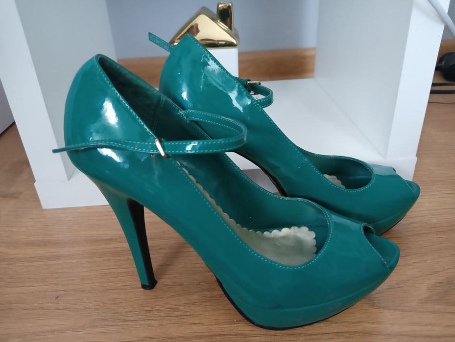 Szpilki na koturnie butelkowa zieleń New Look 39