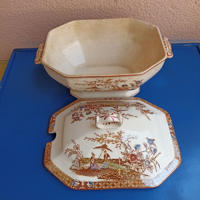 Terrina oitavada rara Sacavém motivo Chinez policromático