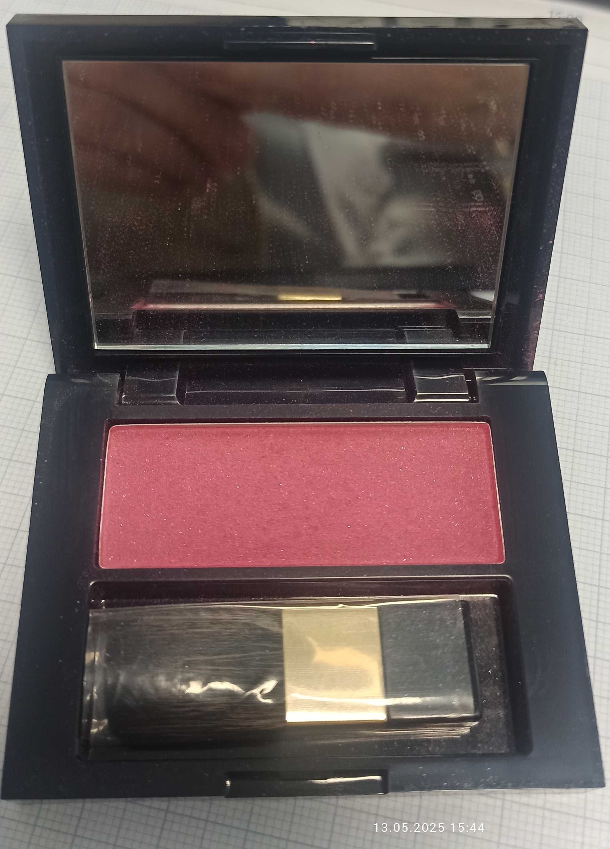 Estée Lauder Róż nr 240
