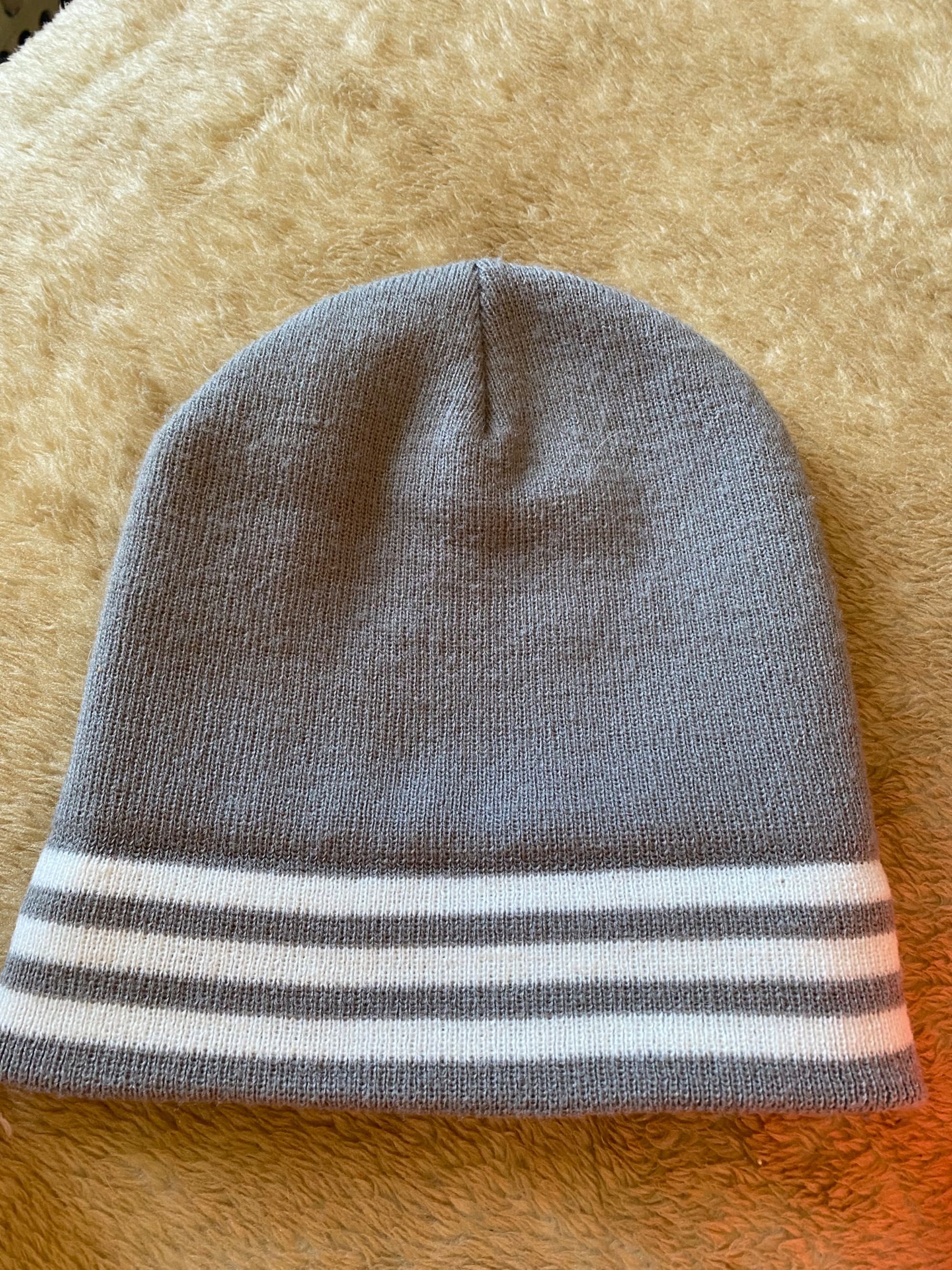 Gorro adidas cinze