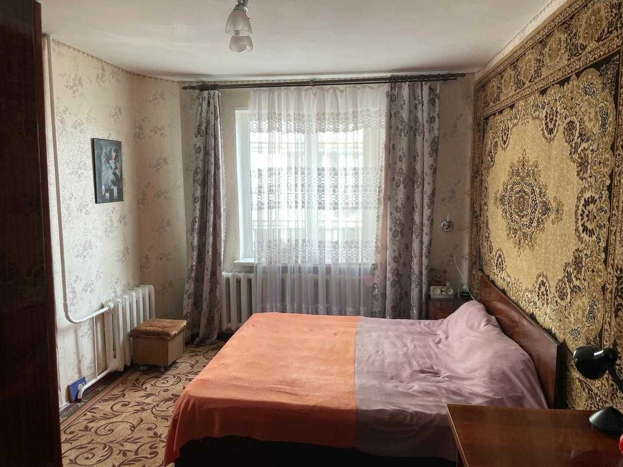 Продам 3- х кімнатну квартиру по вулиці Нарбутівська від власника