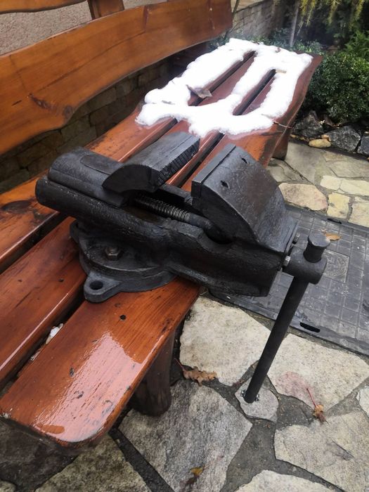 Тиски большие поворотные 120мм.