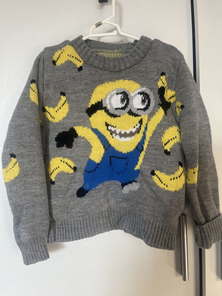 Ciepły sweterek minionki 110