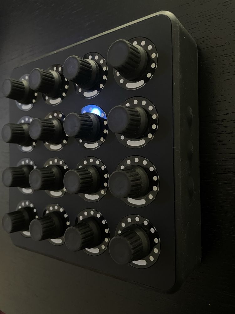 DJ Techtools Midi Fighter Twister black