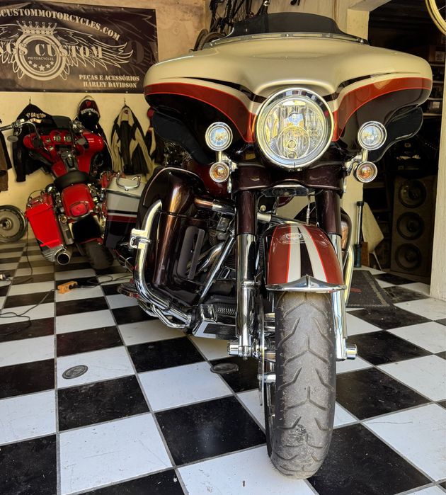 Harley Davidson street glide cvo