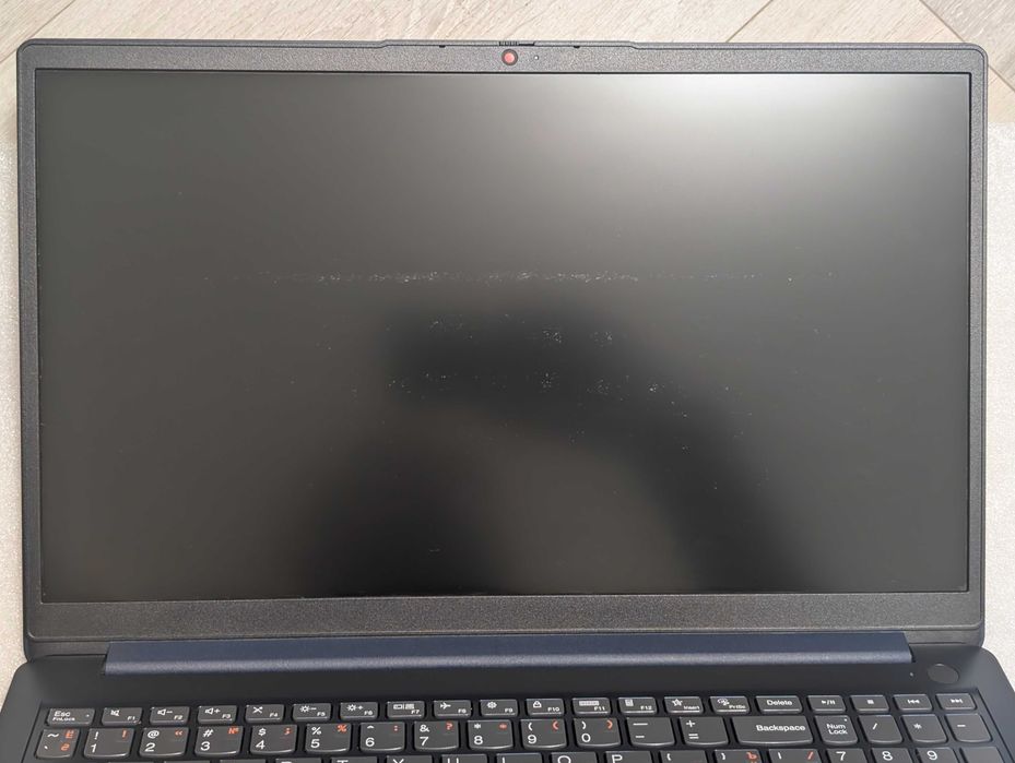 Lenovo Ideapad 1 15AMN7 15.6" FHD Ryzen 3 7320U 8GB RAM 256GB SSD