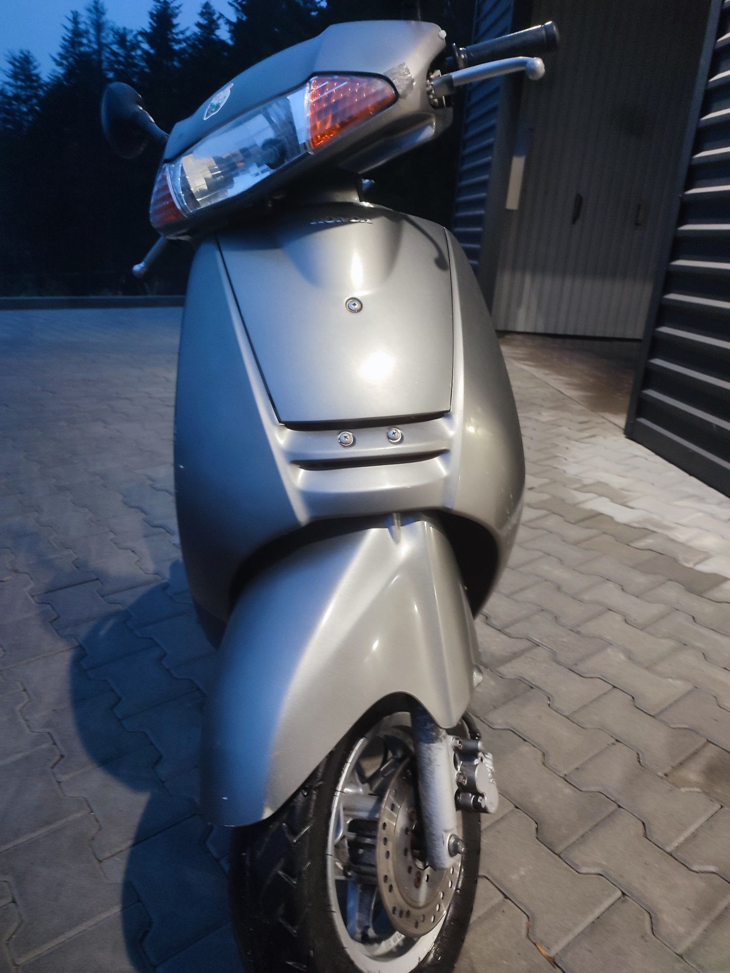 Продаю honda lead af48