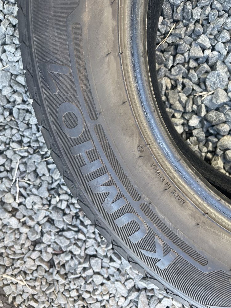 Продам пару літніх шин Kumho 205/65 R16c
