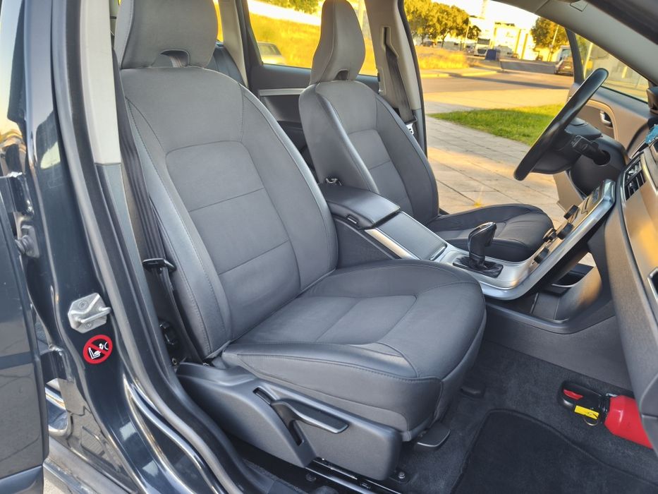 Volvo V70 1.6 D2 Auto Troco  163€ Mês