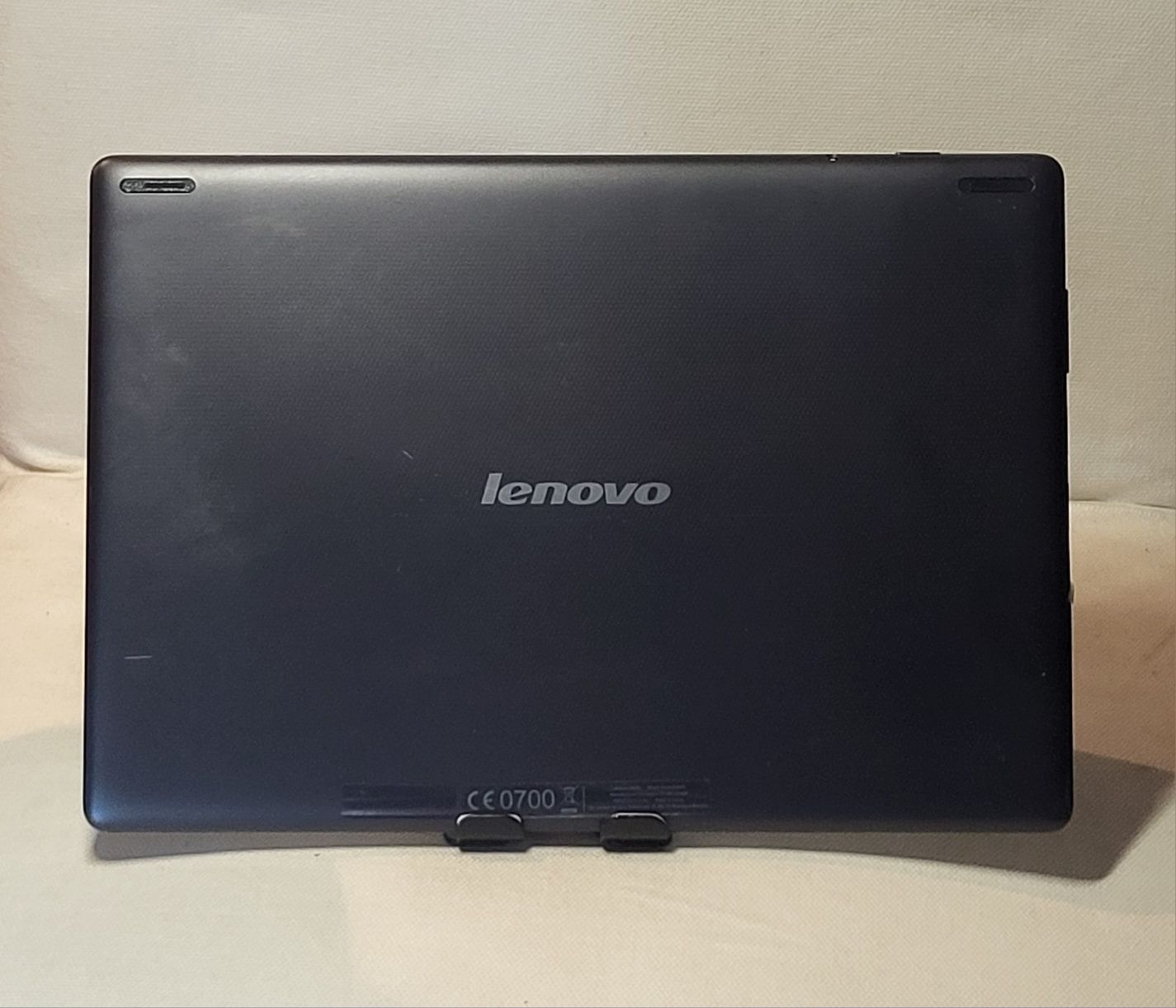 Uszkodzony tablet LENOVO model :60049