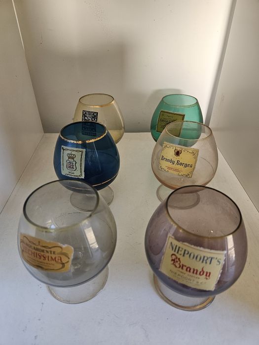 Copos antigos com publicidade