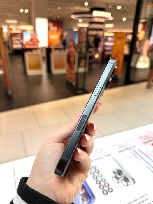 iPhone 16 Pro 256 GB Black Titanium | Jak nowy!